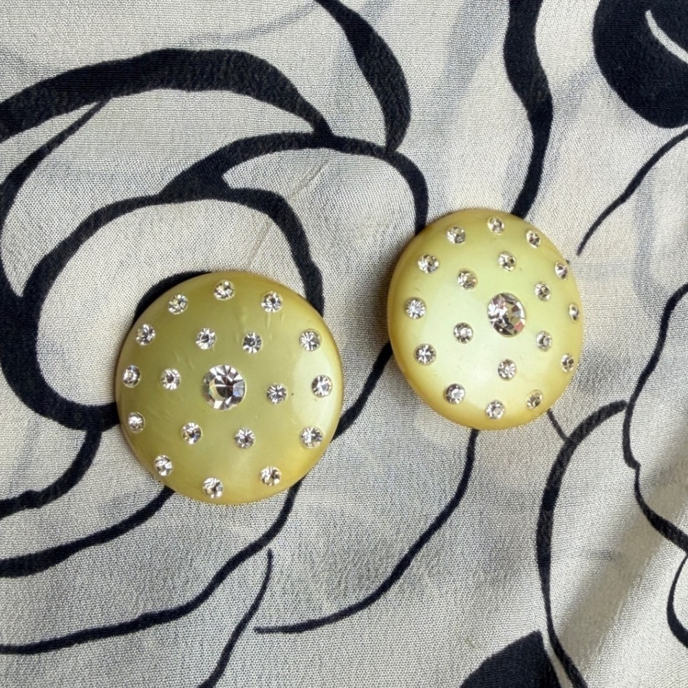 Vintage Round Rhinestone Clip On Earrings Yellow Resin Statement - Picture 4 of 5